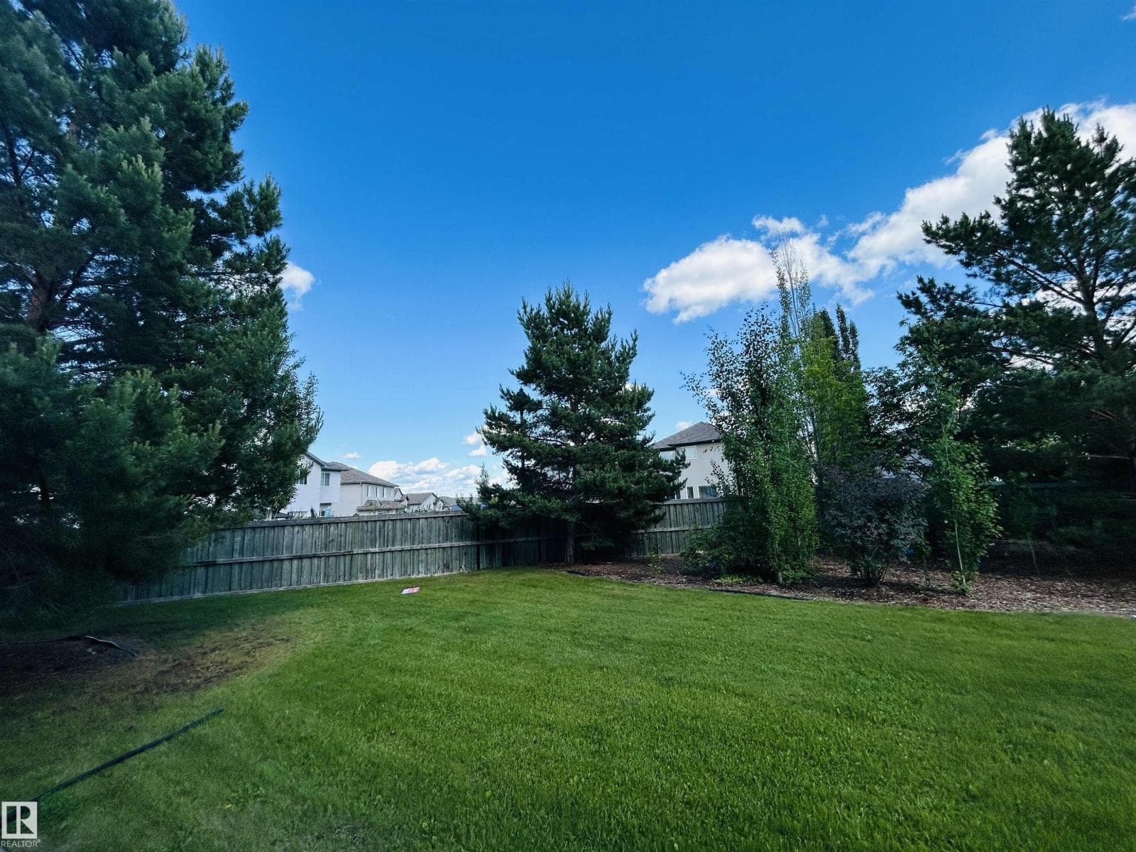 #89 12050 17 AV SW — photo 3