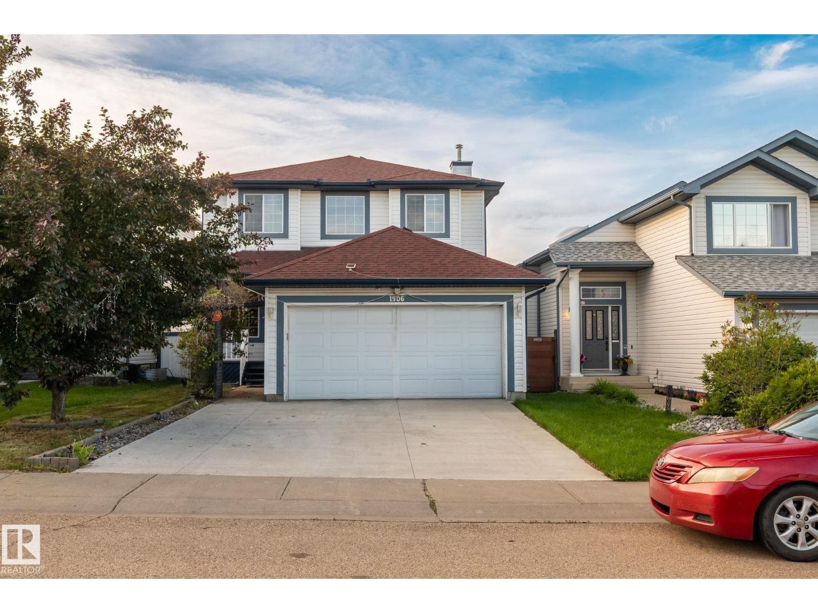 1906 37B AV NW