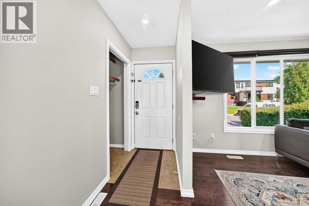 239 Rundleridge Drive NE — photo 3
