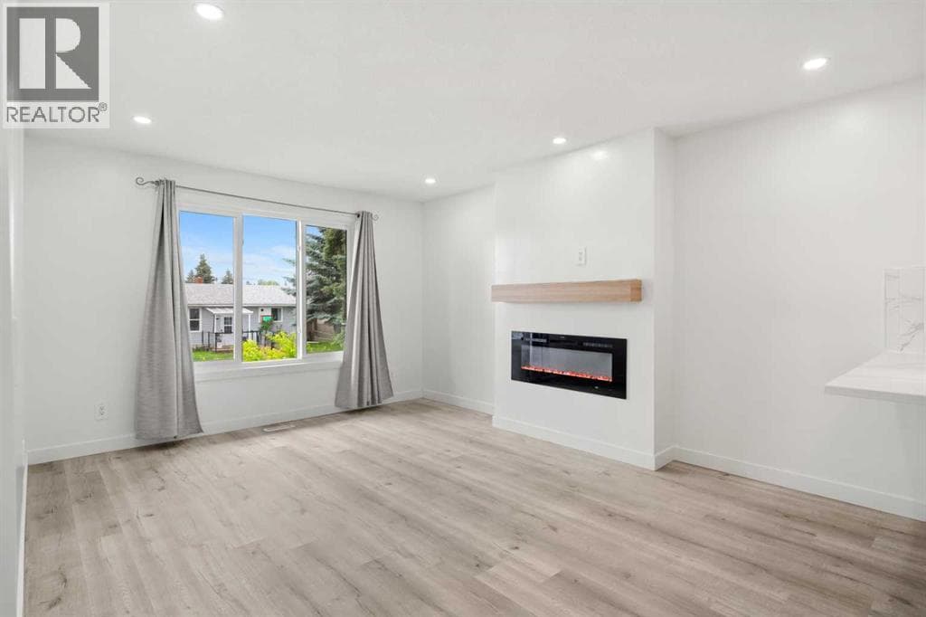 424 Penbrooke Crescent SE — photo 3