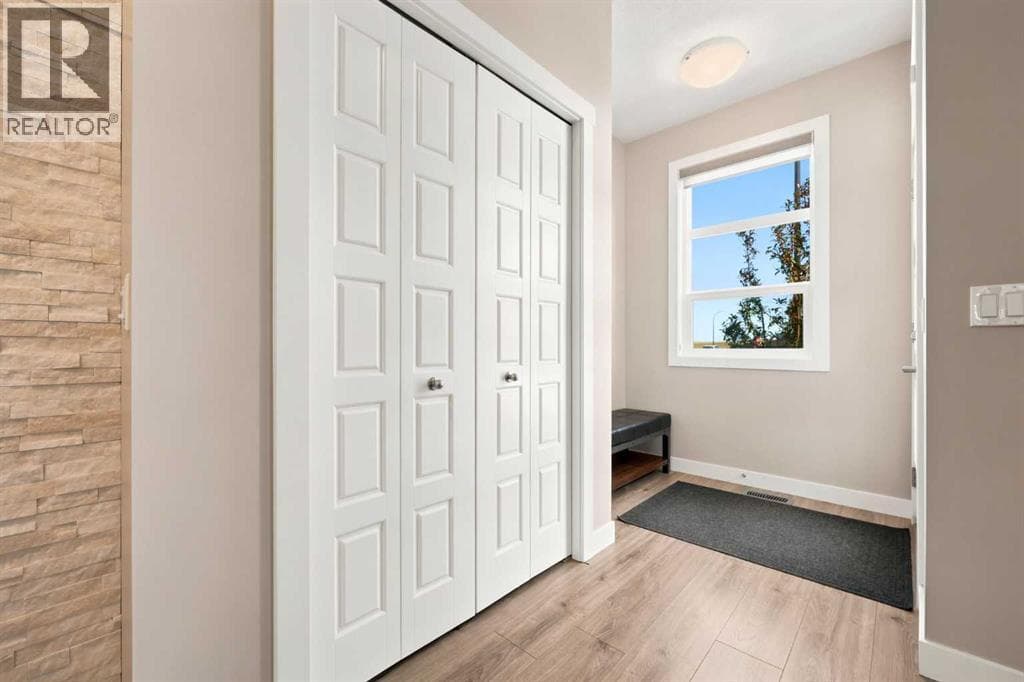 161 Livingston View NE — photo 4