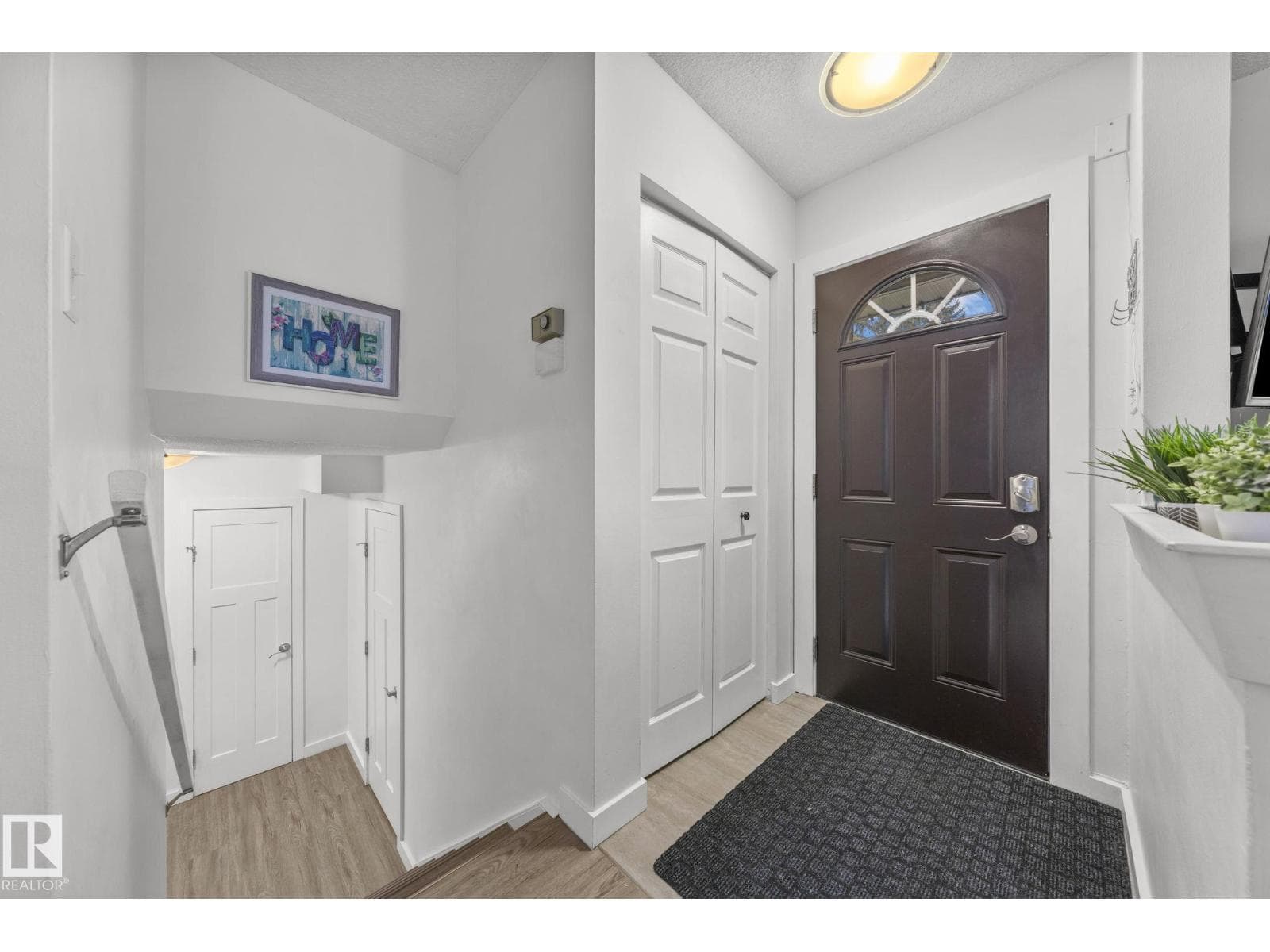 9326 158 ST NW — photo 4