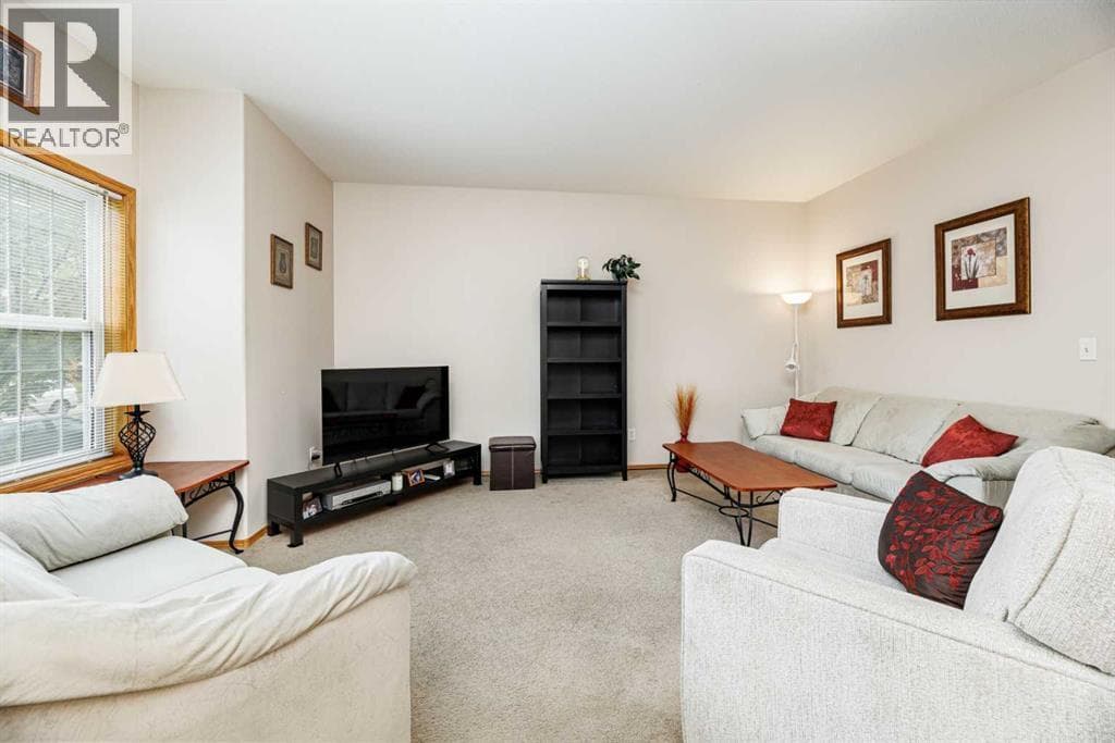 53 Adams Close — photo 4