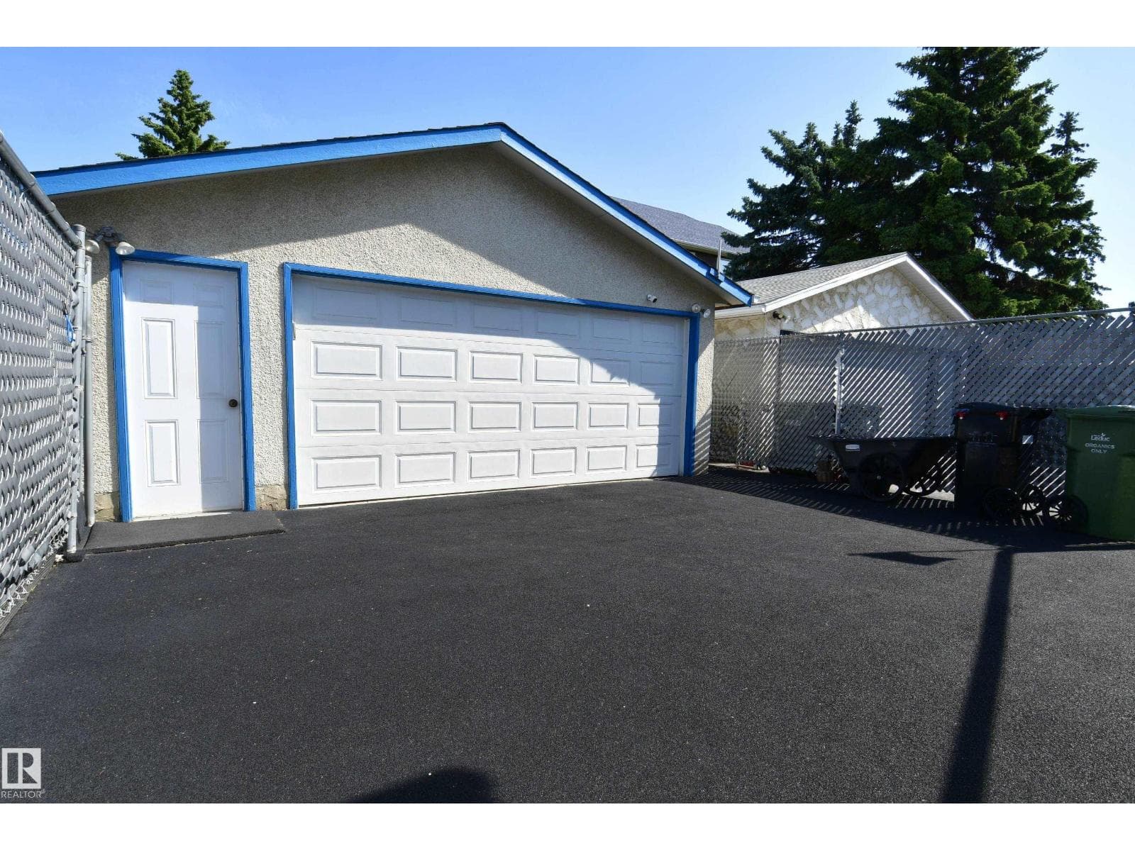 5012 57 AV — photo 2