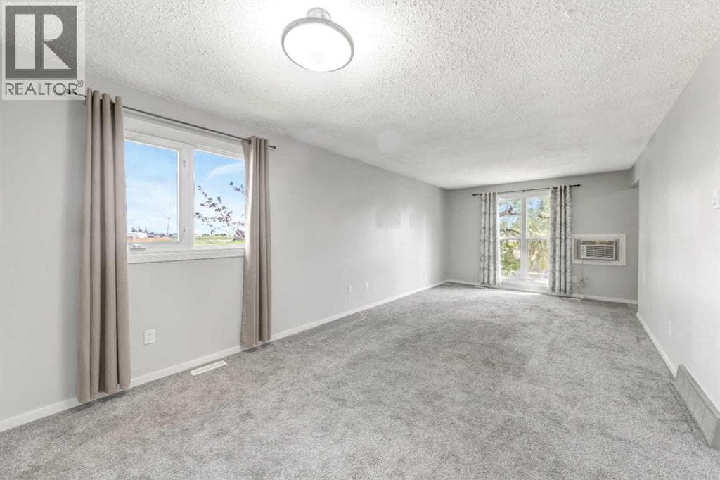 8, 5219 57 Street — photo 2