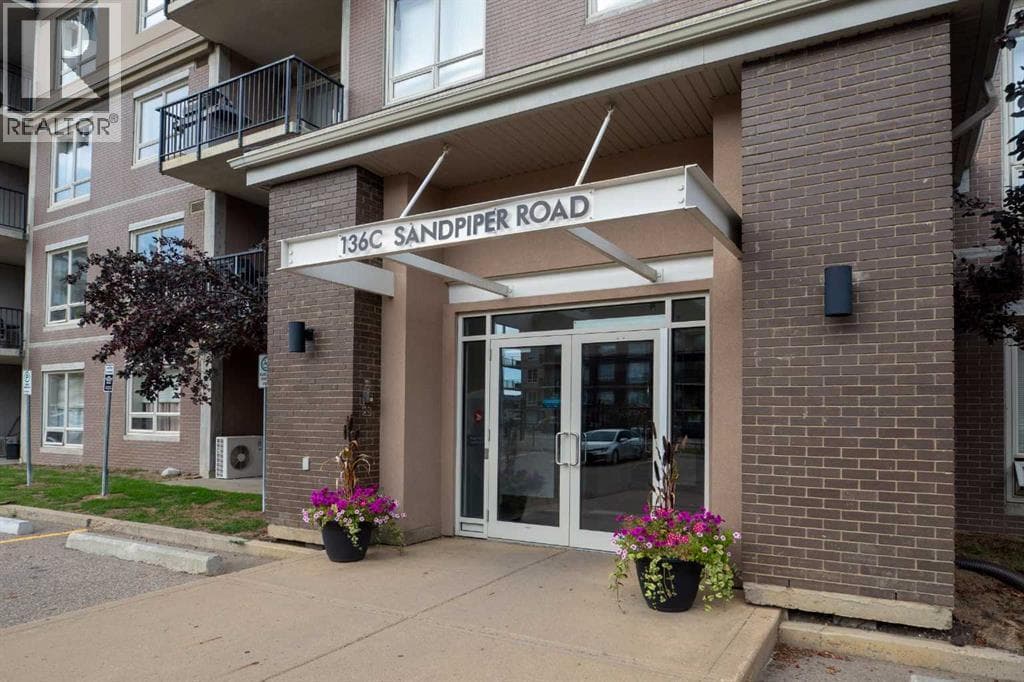 102, 136C Sandpiper Road