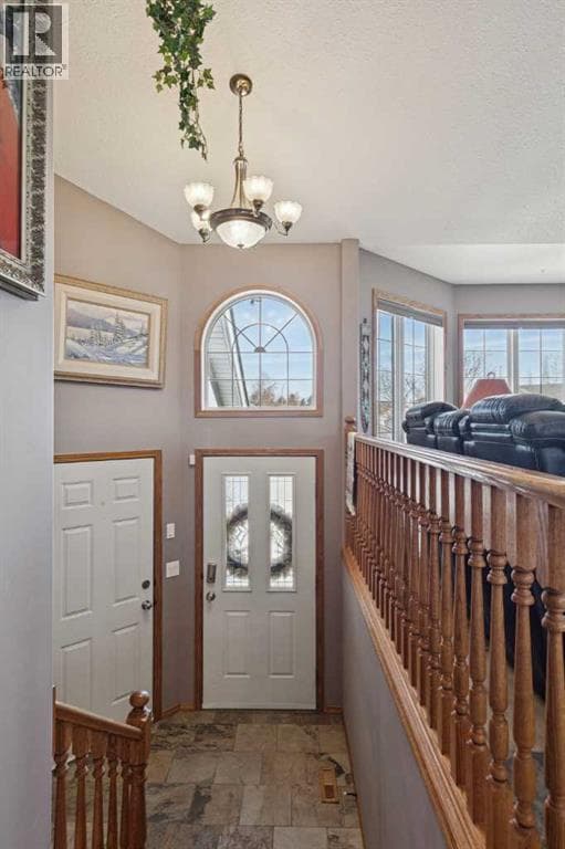 28 Westpoint Drive — photo 2