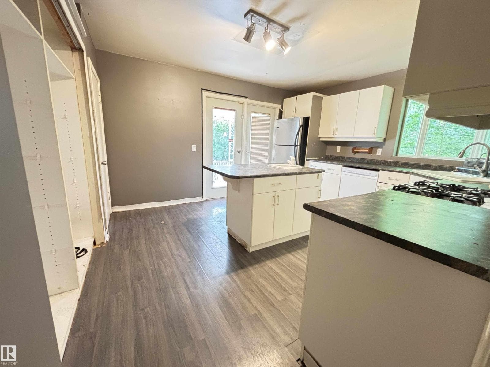 6713 106 ST NW NW — photo 4
