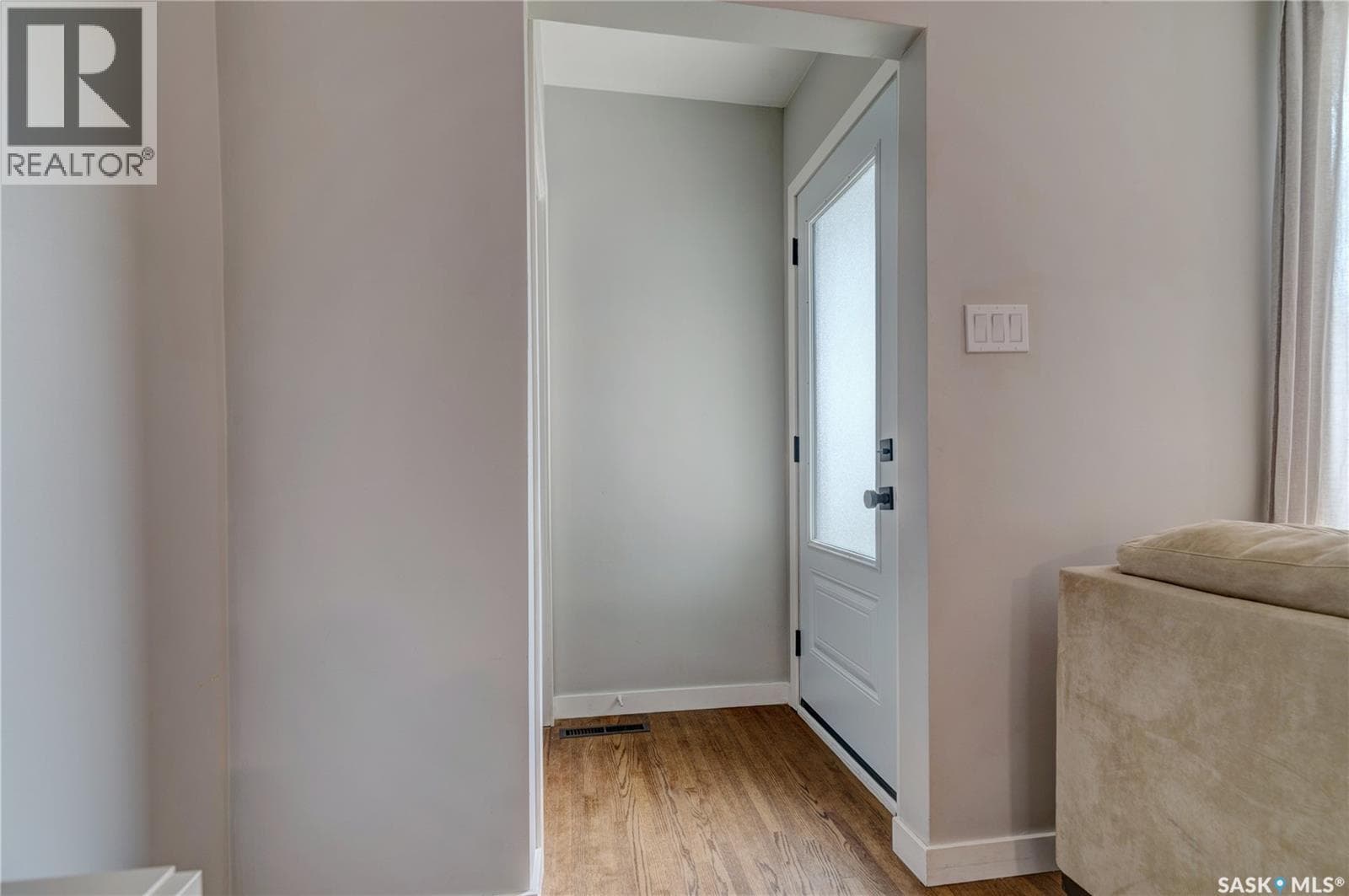2552 Elliott STREET E — photo 3