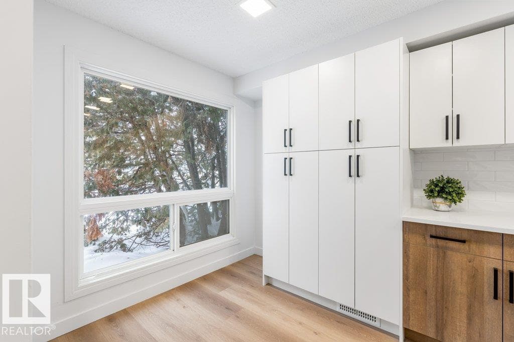 324 Grandin Village — photo 5