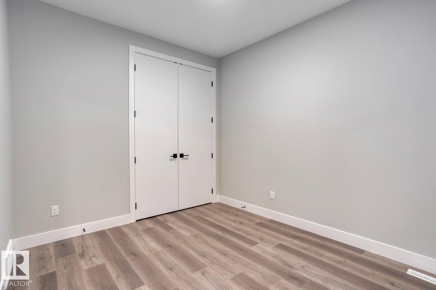 3601 42 AV — photo 4