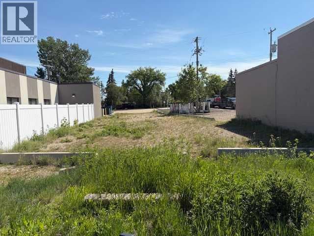 5039 50 Street — photo 2