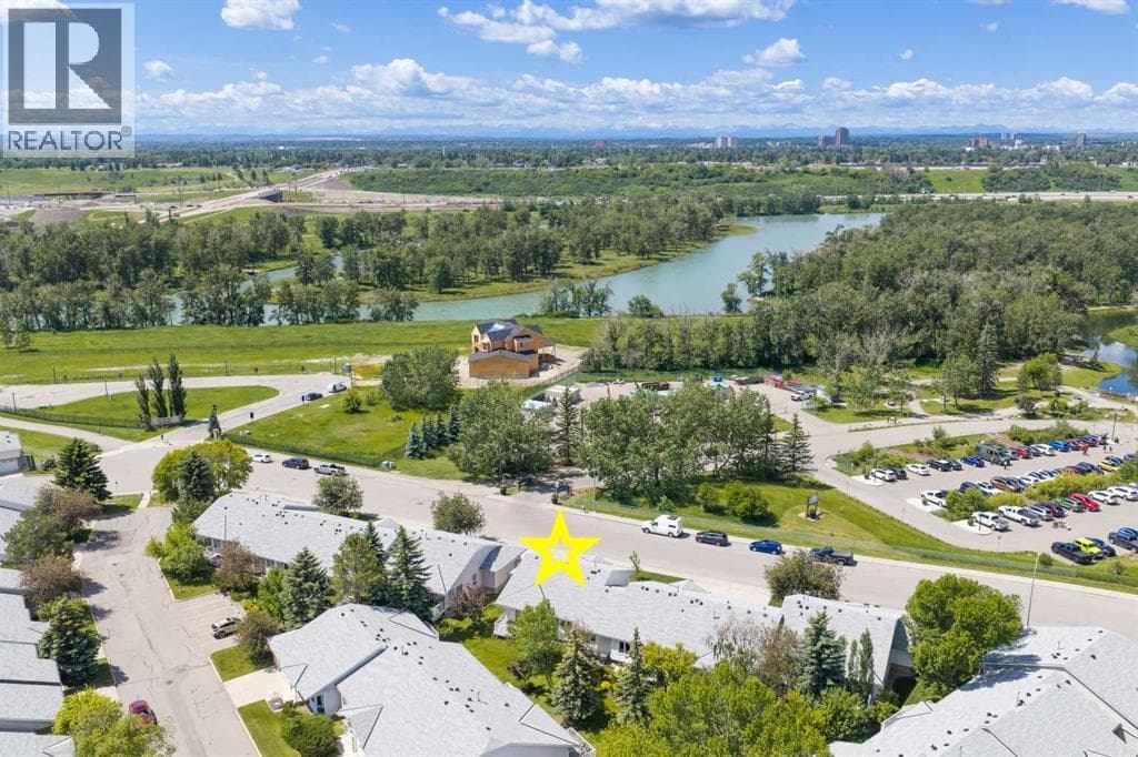 60 RIVERVIEW Drive SE