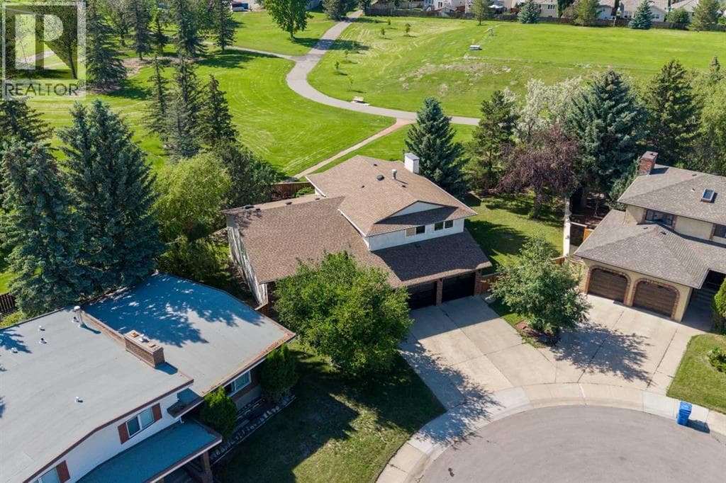 111 Temple Crescent W