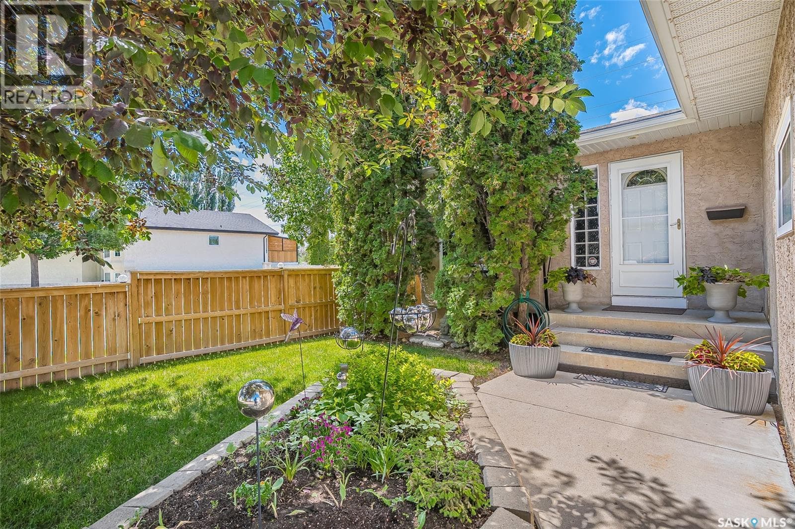 103 Bornstein CRESCENT — photo 2
