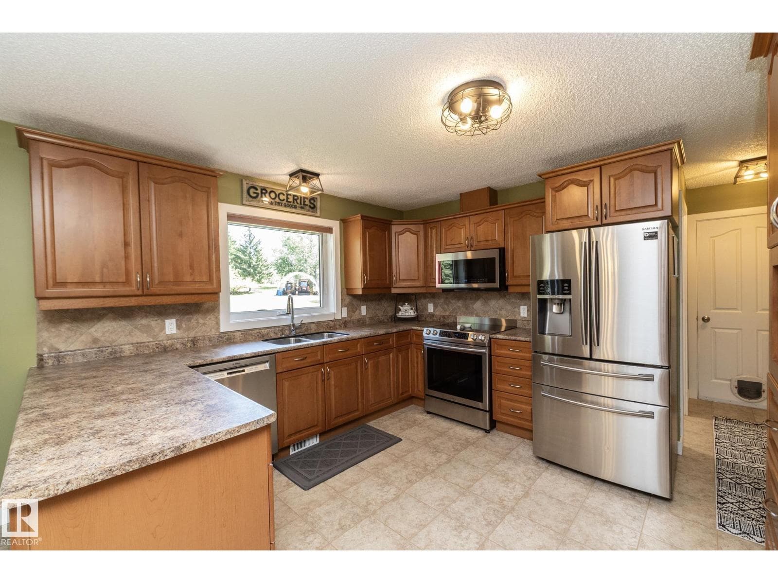#40 2022 PARKLAND DR — photo 3