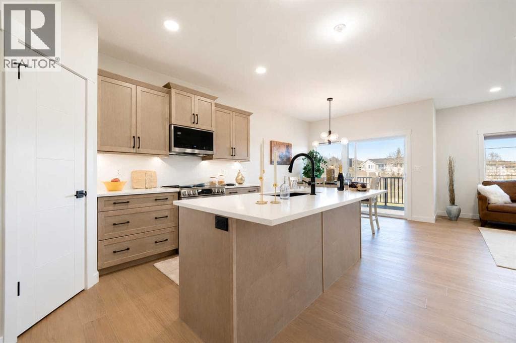 367 Sterling Crescent SE — photo 4