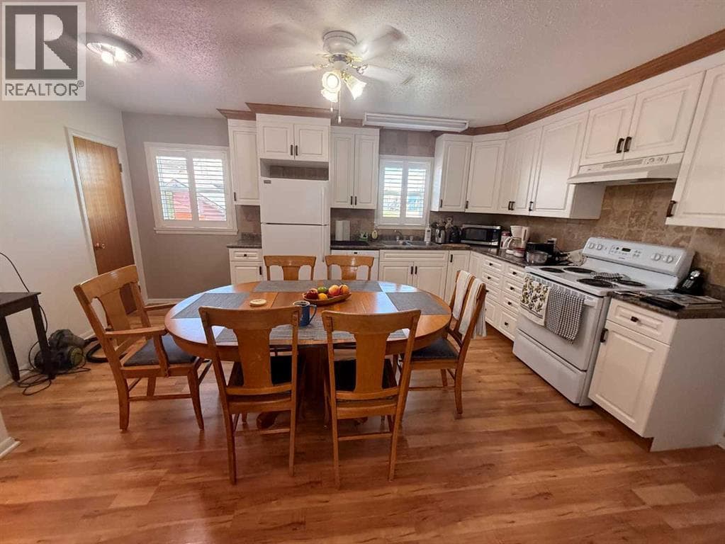 5040 48TH Street — photo 3