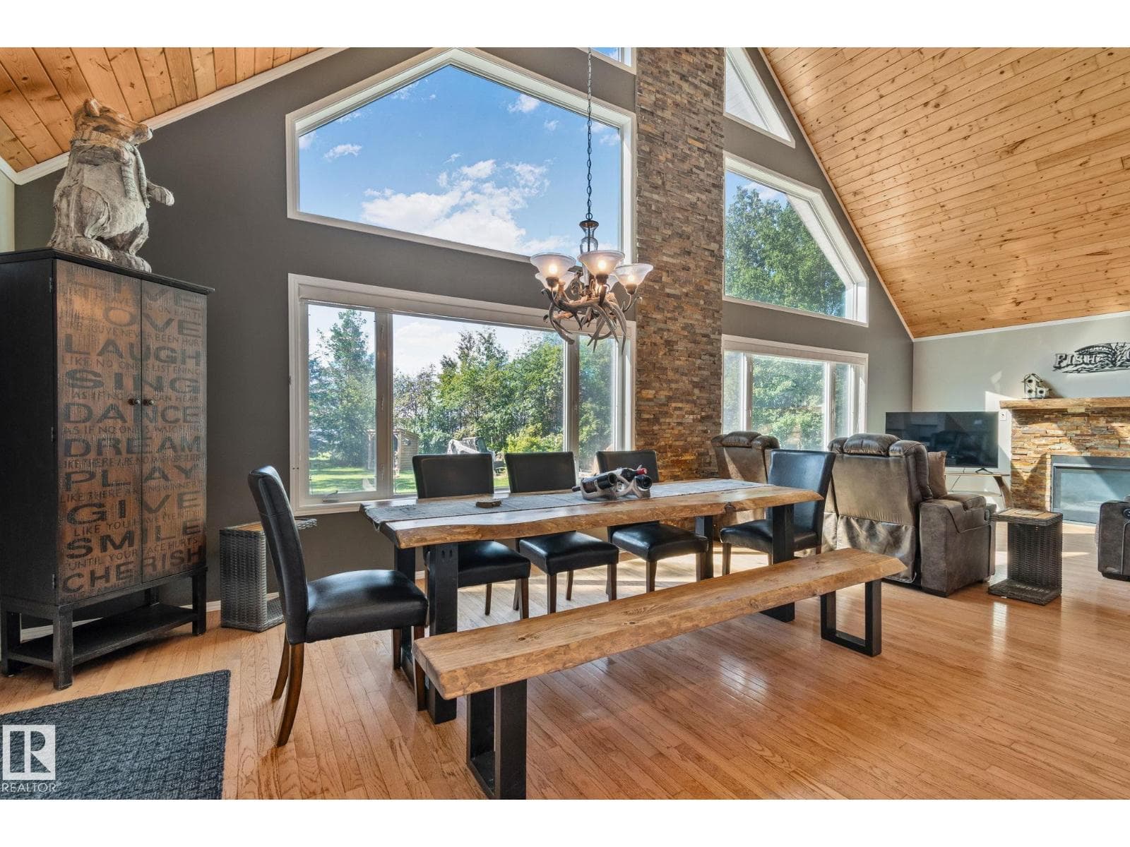 1107 View Rd