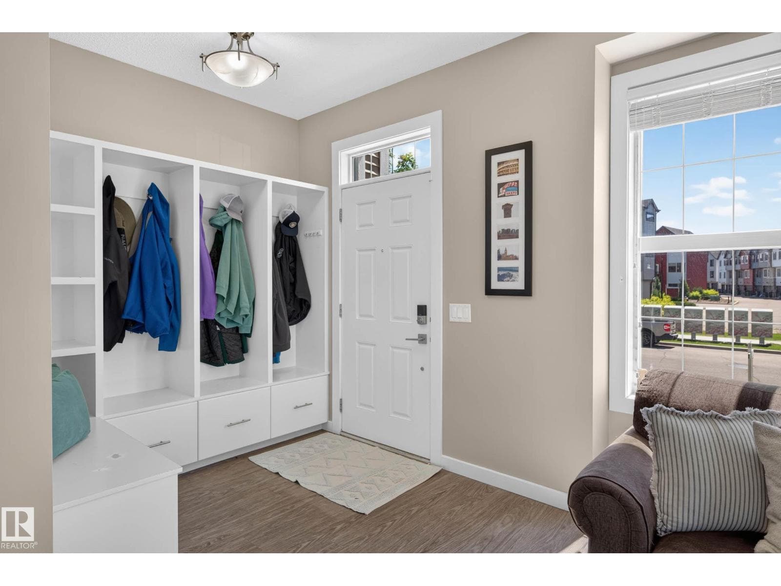 2835 MAPLE WY NW — photo 2