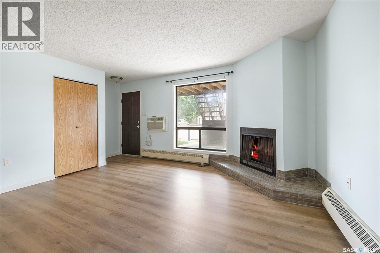 102 2931 Harding STREET — photo 5