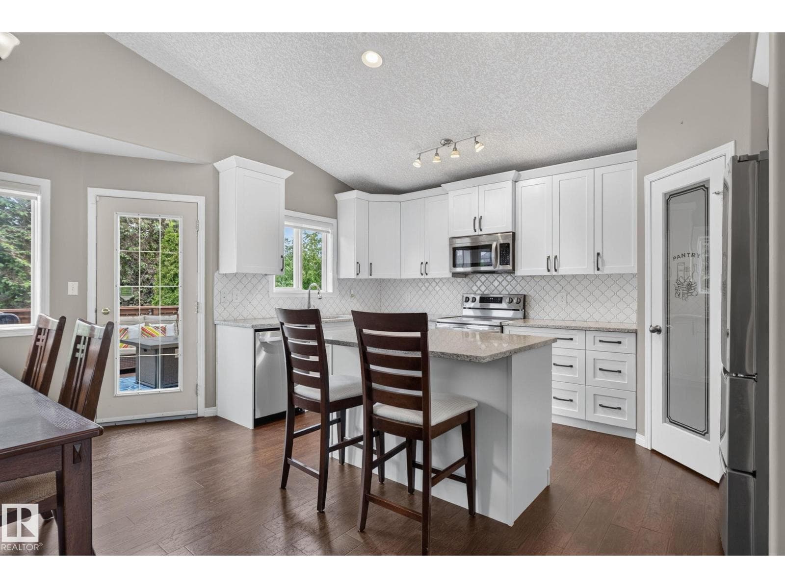 4914 152A AV NW — photo 5