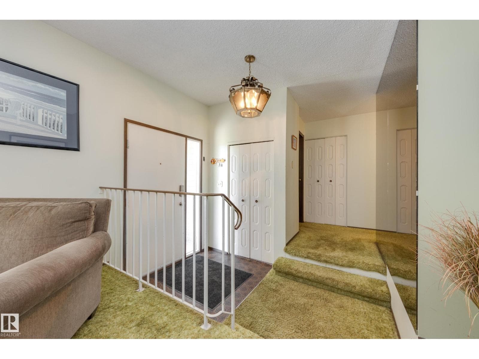 18508 92 AV NW — photo 2
