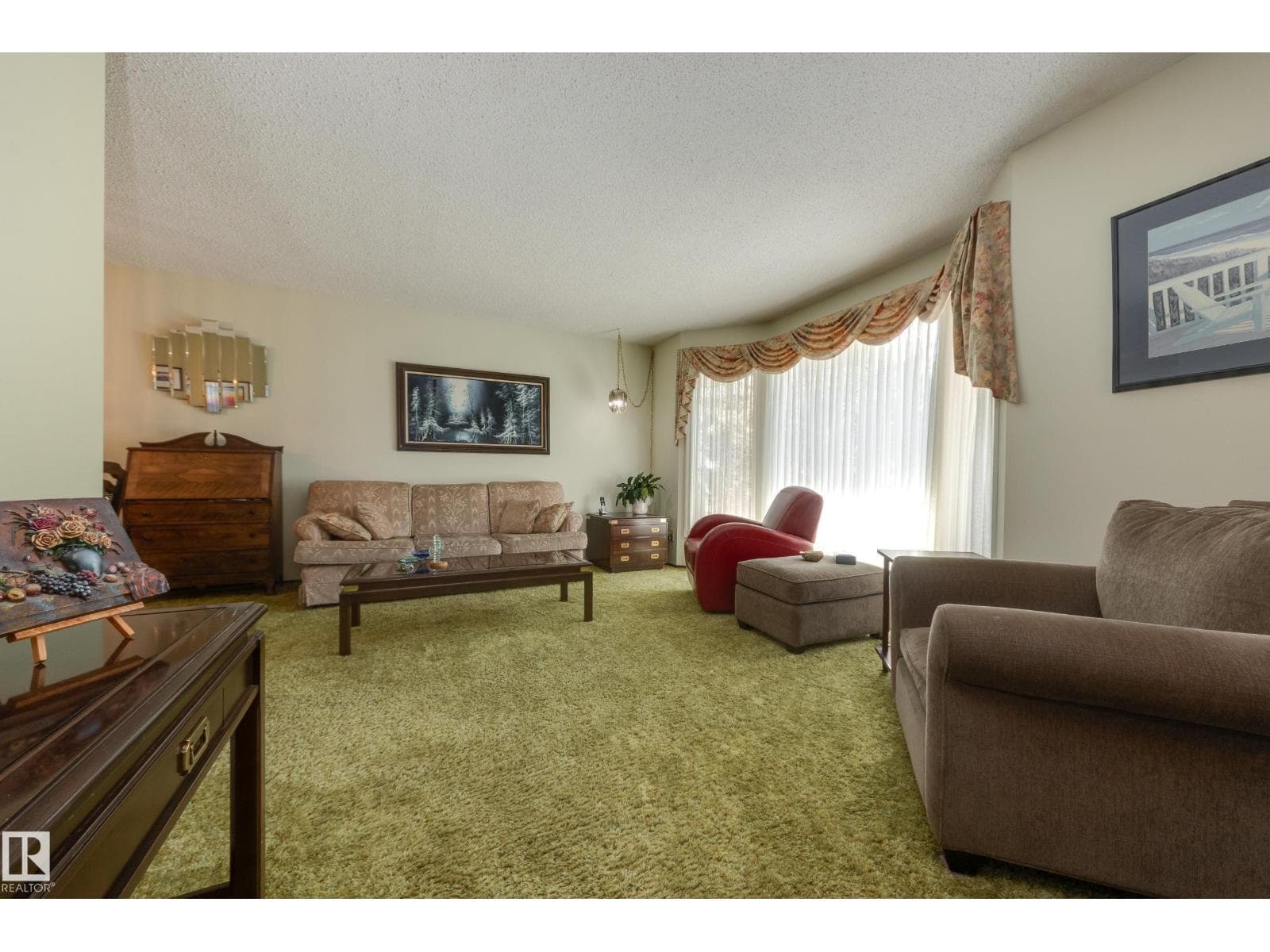18508 92 AV NW — photo 4