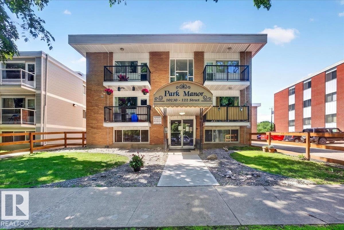 #33 10230 122 ST NW
