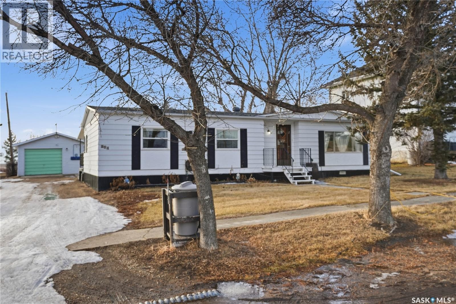 514 McKenzie STREET — photo 2