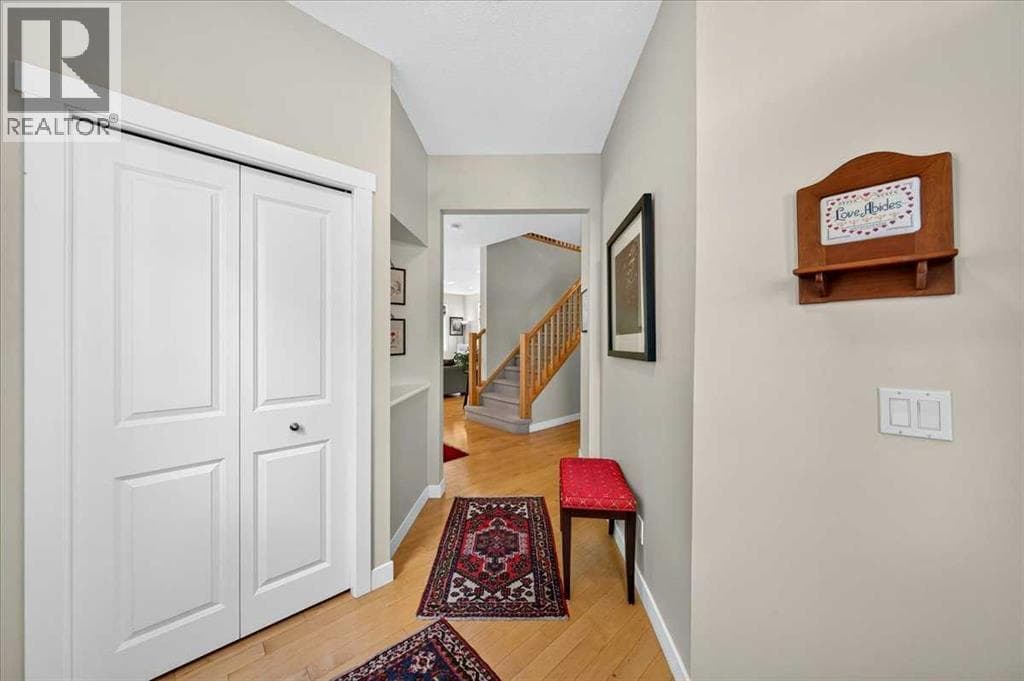 60 Sherwood Crescent NW — photo 5