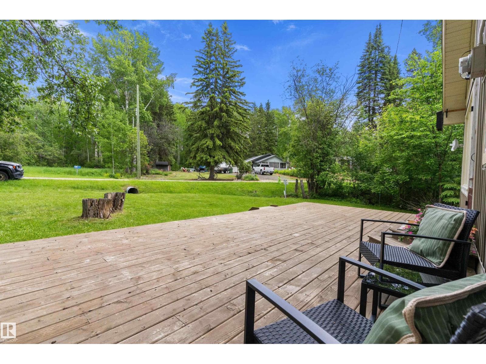 33 Hillside CR — photo 3