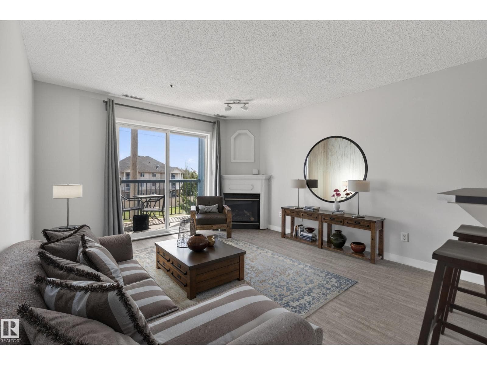 #319 16303 95 ST NW