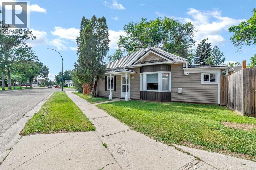 212 6 Street SE — photo 3