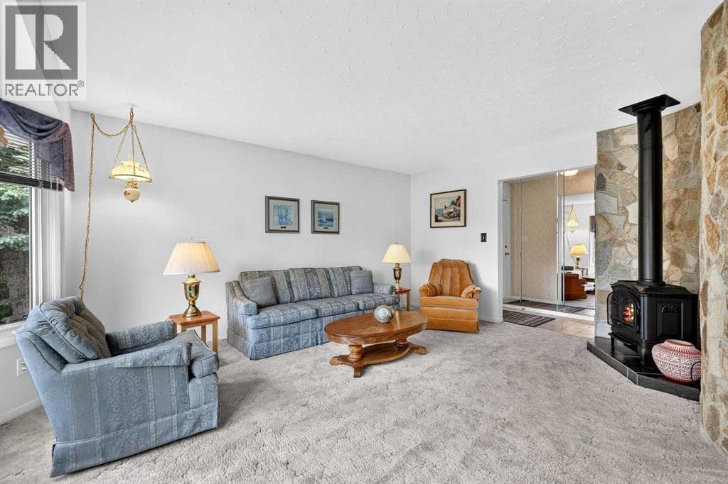 3227 Collingwood Drive NW — photo 5