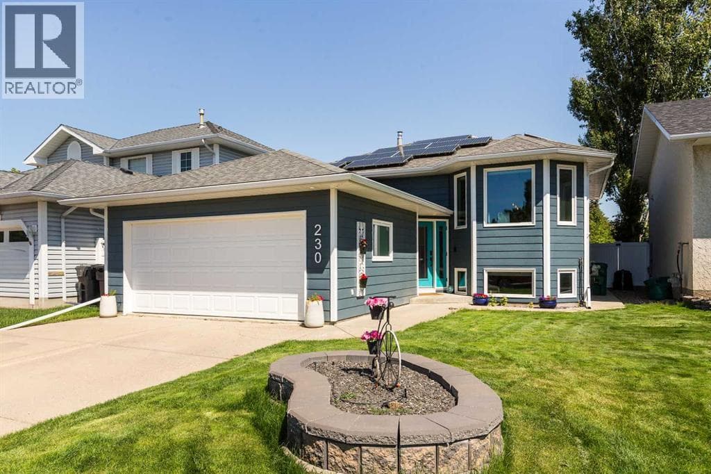 230 Heritage Close W
