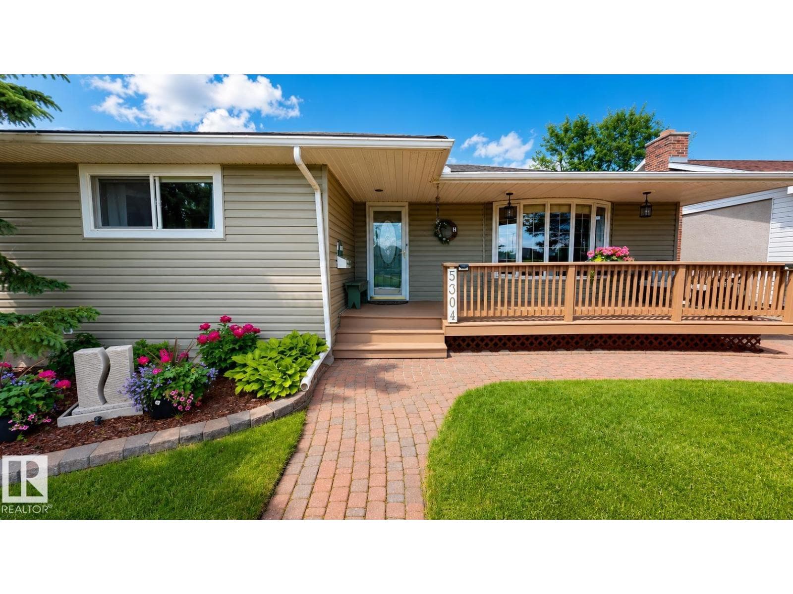 5304 95 AV NW NW — photo 2