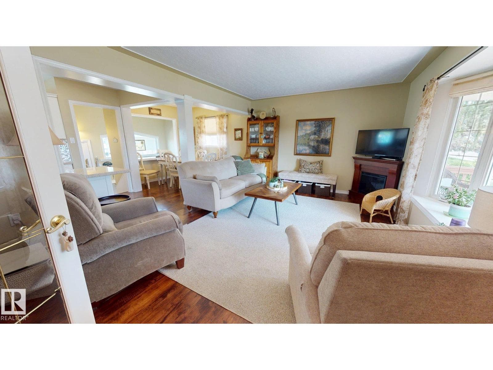 5304 95 AV NW NW — photo 3