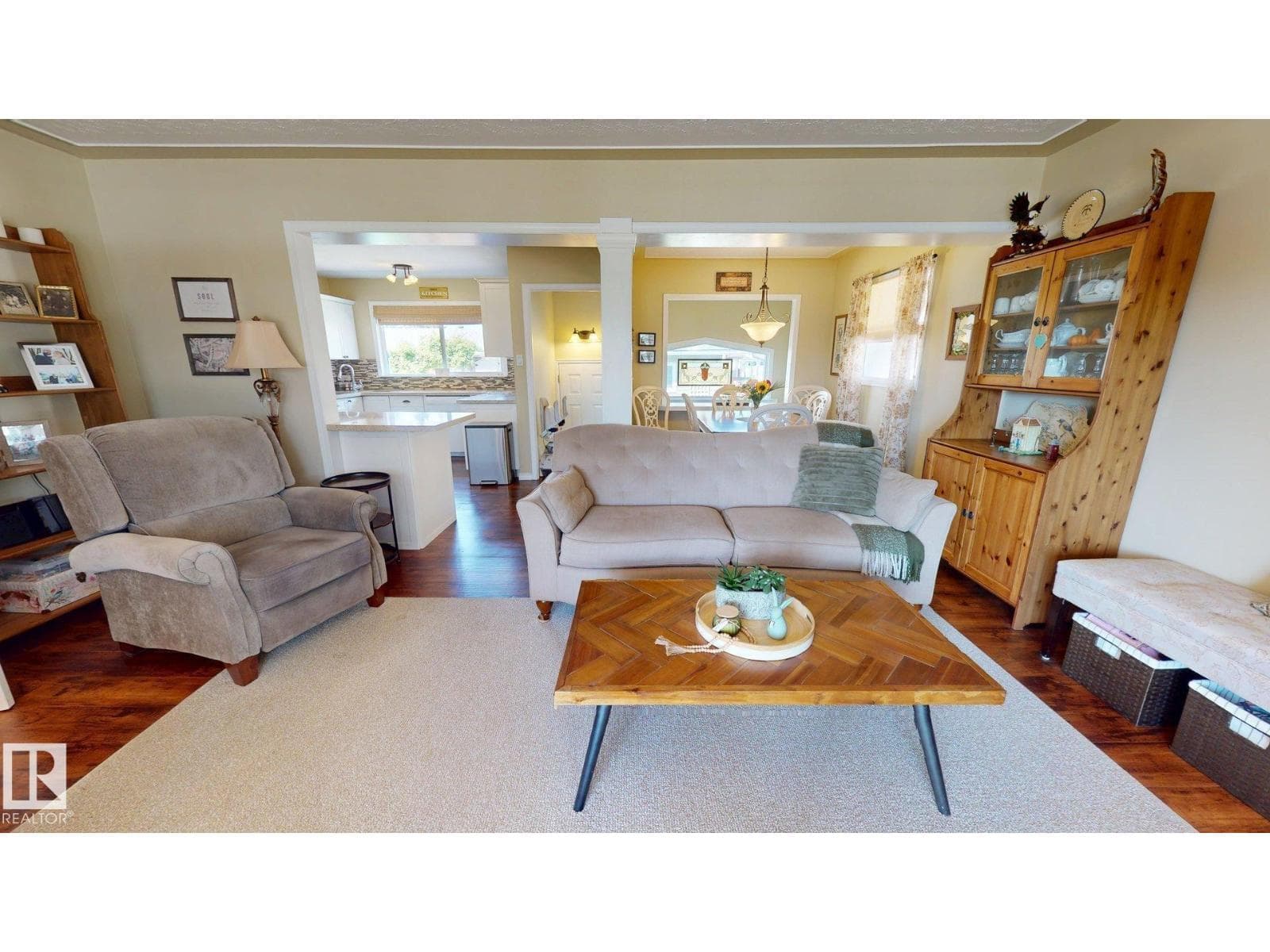 5304 95 AV NW NW — photo 4