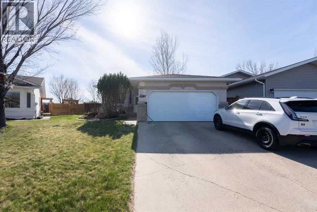 152 Mt Rundle Road W — photo 2