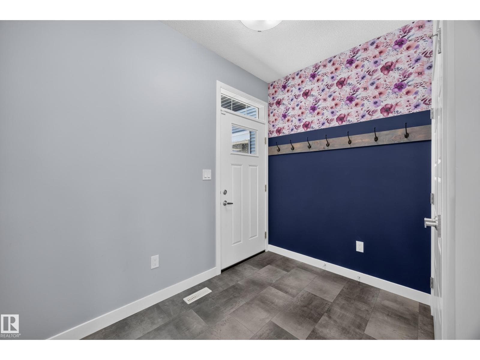 3025 CHOKECHERRY CM SW — photo 3