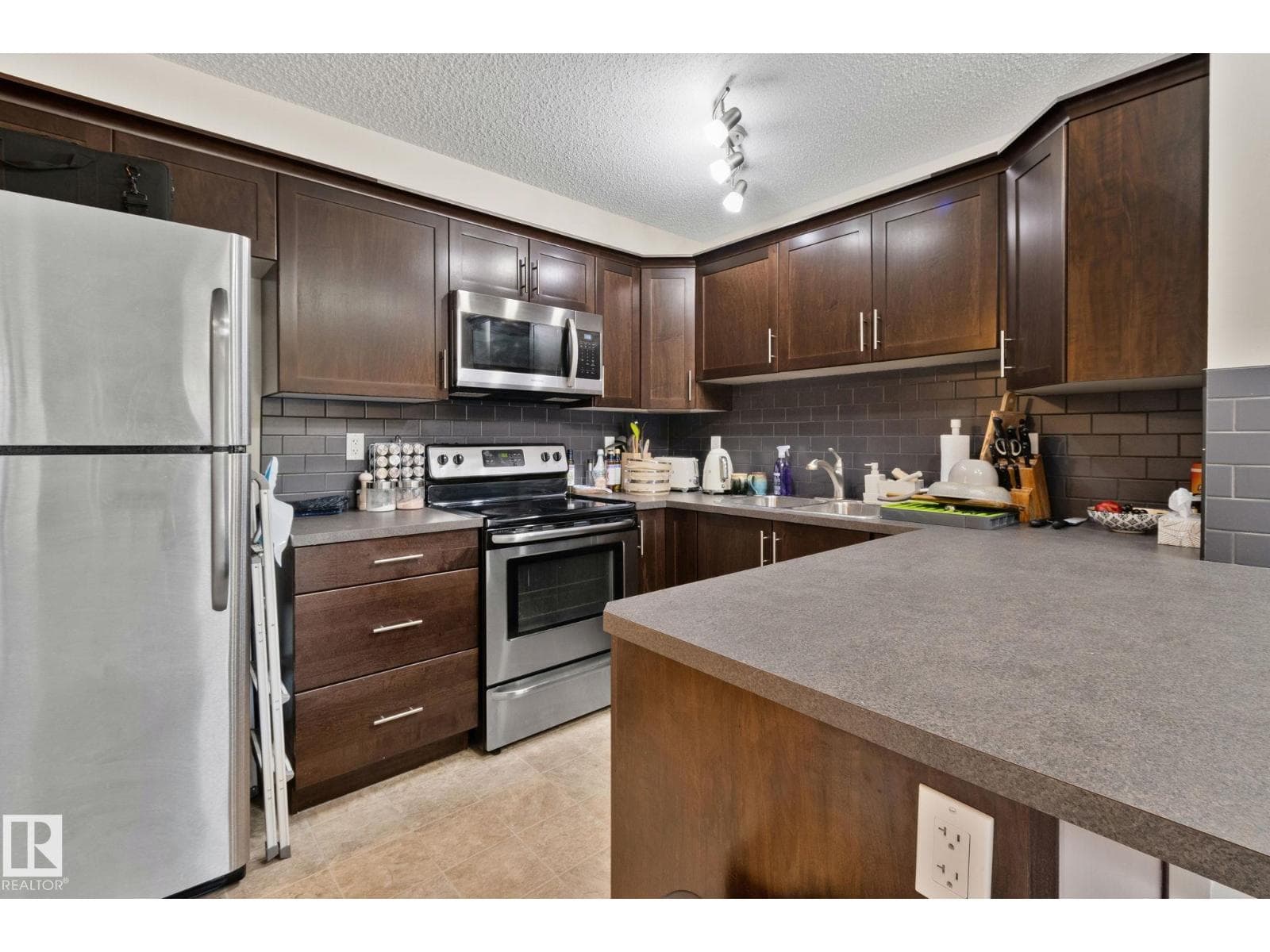 #116 396 SILVER BERRY RD NW — photo 4