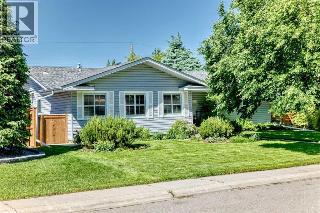 10435 Mapleridge Crescent SE — photo 2