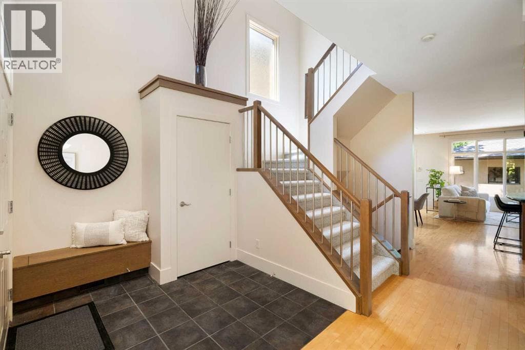 515 9 Street NE — photo 3