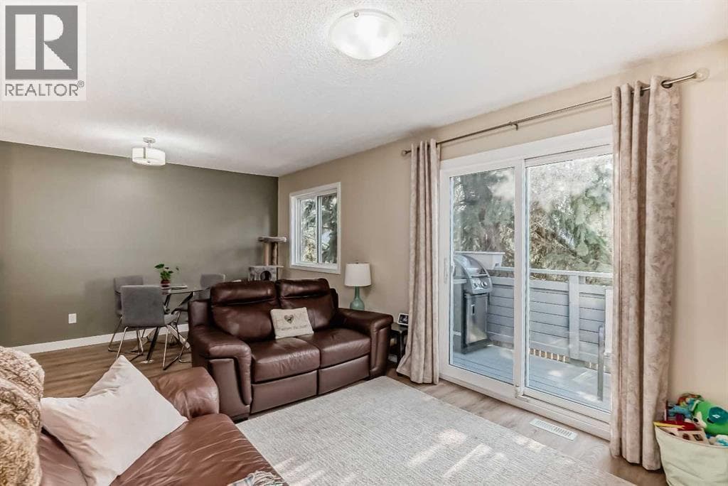 C, 109 Stanley Avenue — photo 4