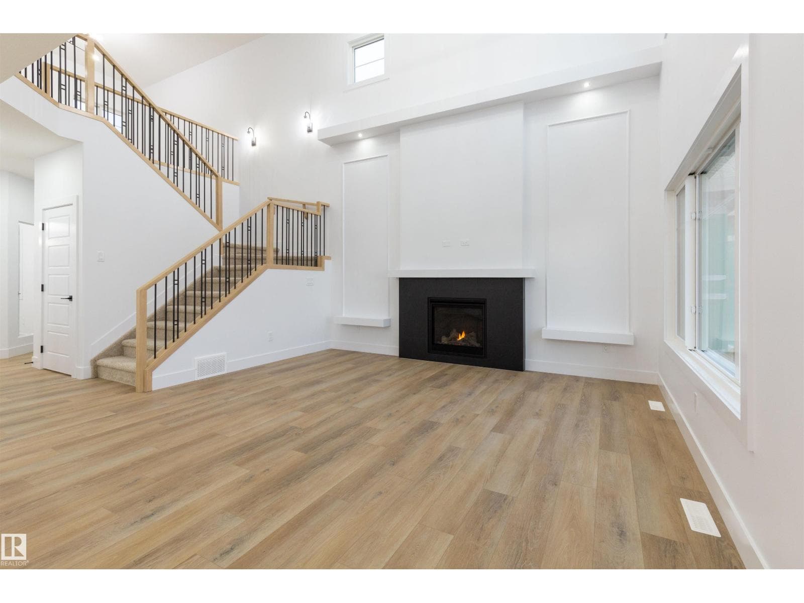 517 Ashgrove CI — photo 2