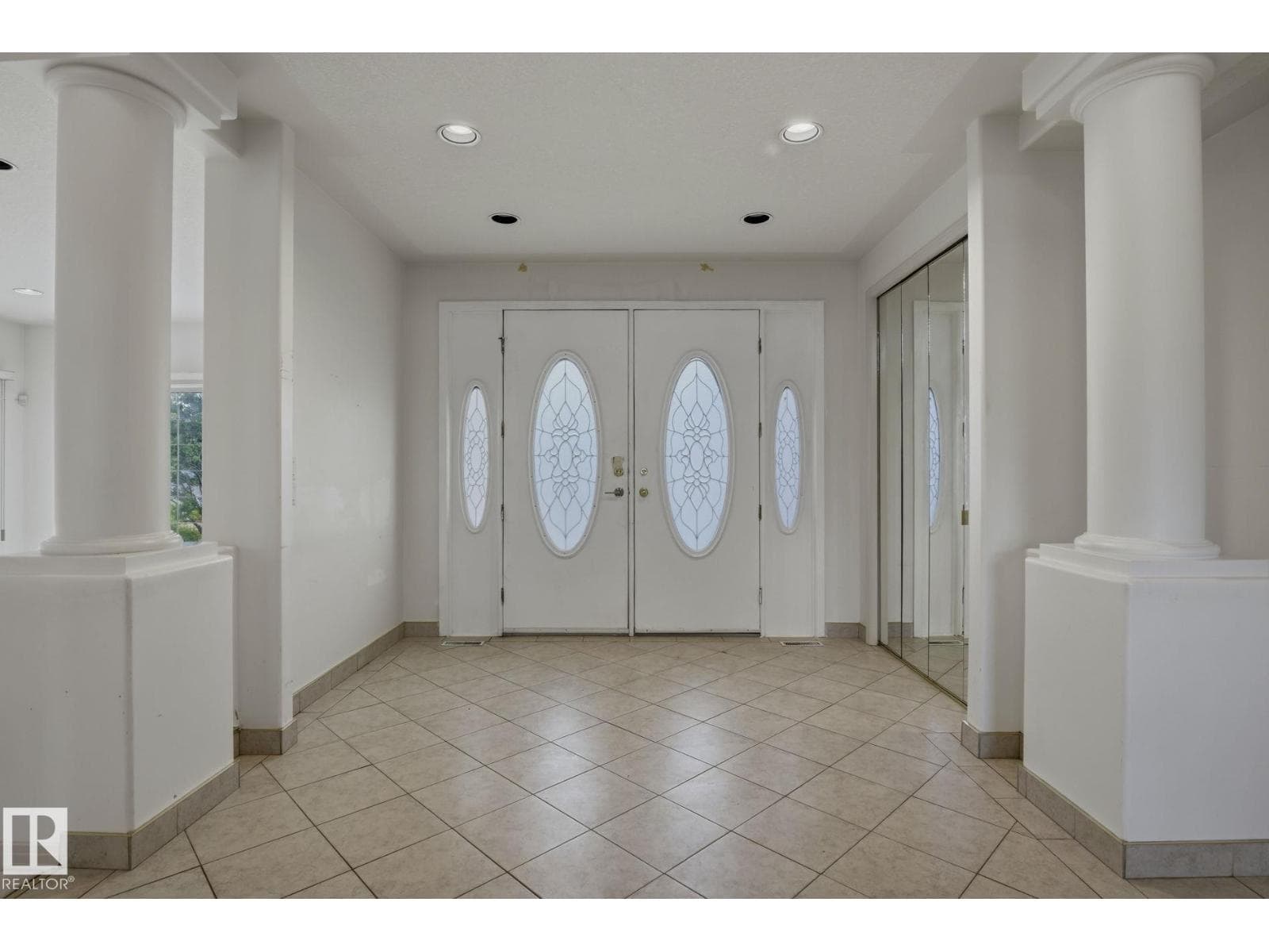 154 OSLAND DR NW — photo 2