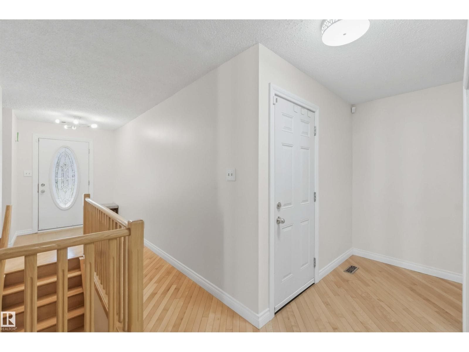 31 GARIEPY CR NW — photo 5