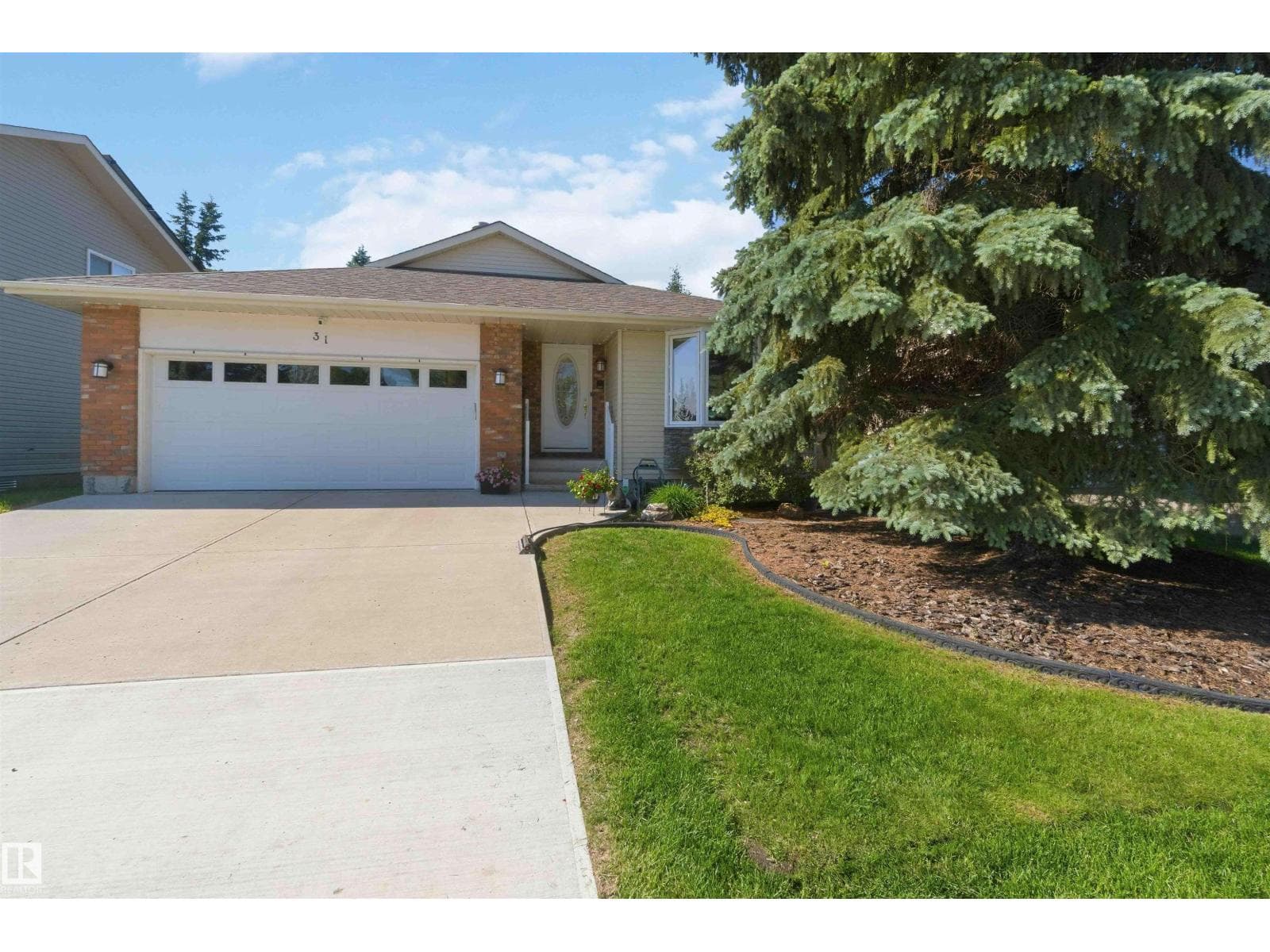 31 GARIEPY CR NW — photo 2