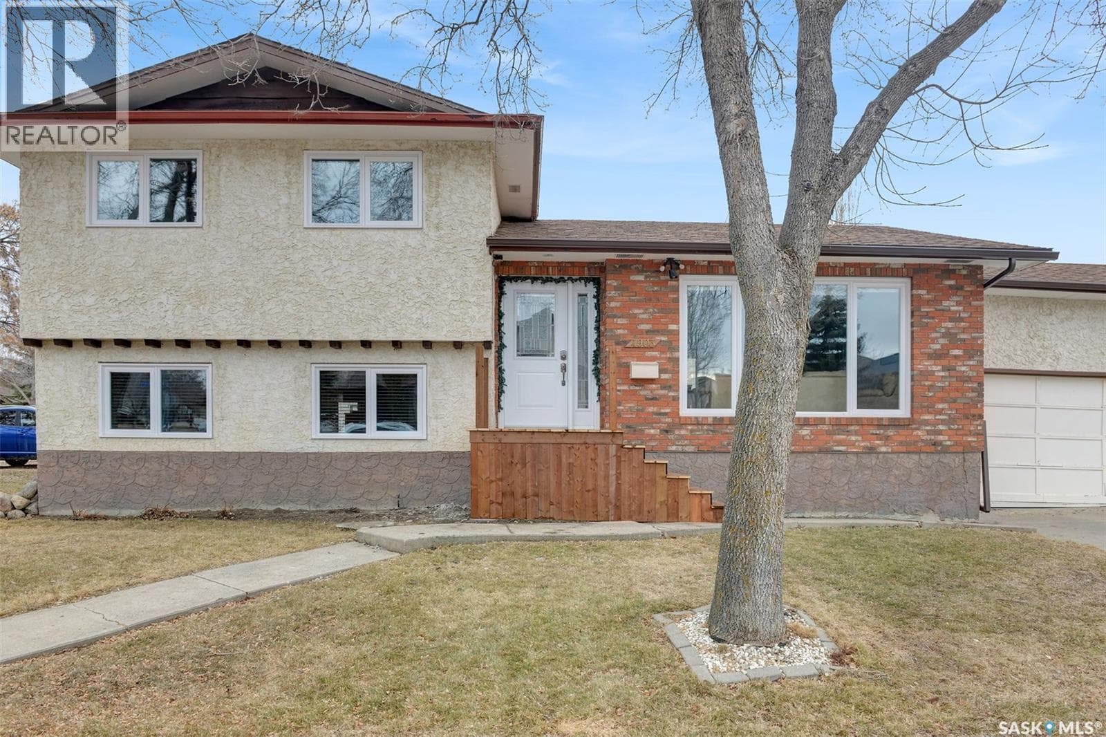 4903 Mctavish STREET — photo 2